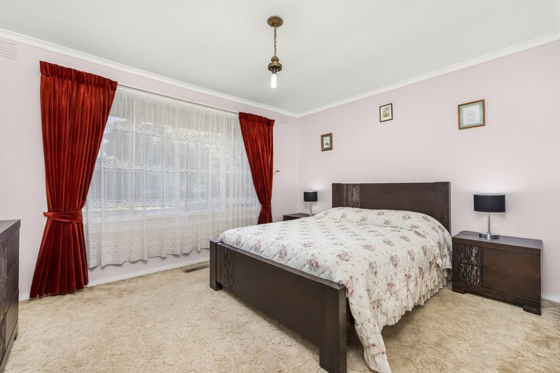 Photo - 119 Tiverton Drive, Mulgrave VIC 3170 - Image 5