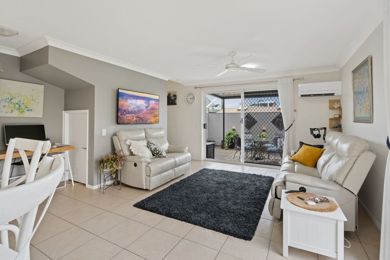 Photo - 1/19 Zephyr Street, Scarness QLD 4655 - Image 4