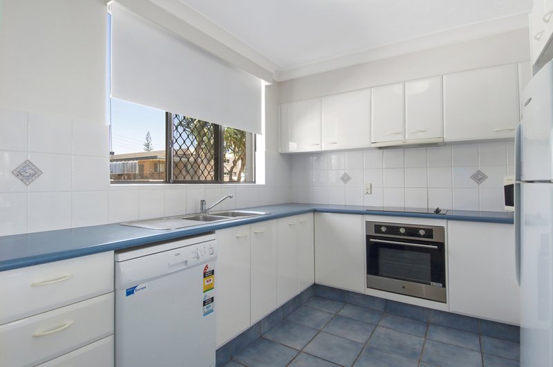 Photo - 1/190 Marine Pde , Coolangatta QLD 4225 - Image 5