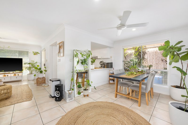 Photo - 11/95 Arundel Drive, Arundel QLD 4214 - Image 4