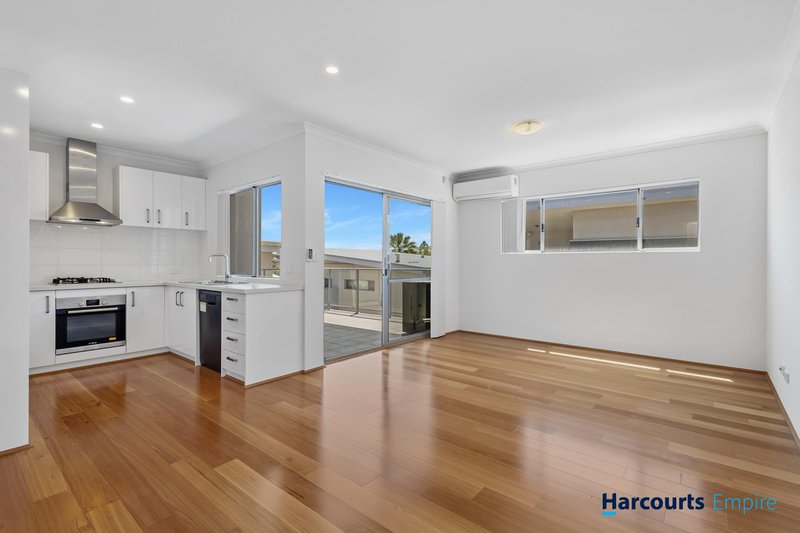 Photo - 11/95 Duke Street, Scarborough WA 6019 - Image 2