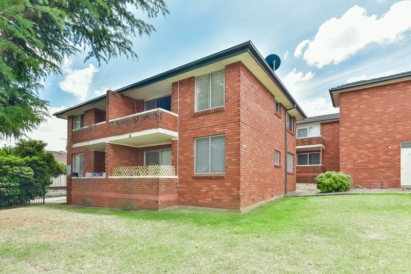 11/98 Dumaresq Street, Campbelltown NSW 2560