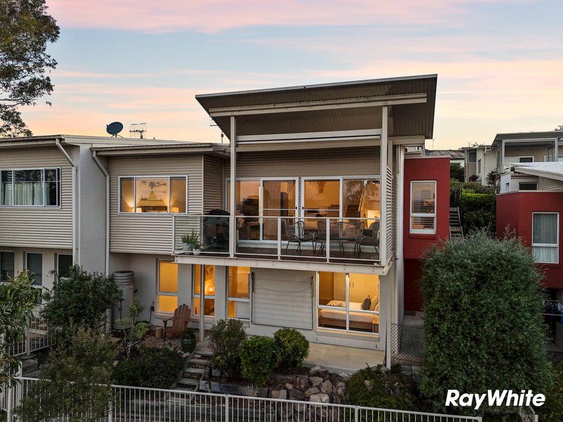 Photo - 1/19A Bavarde Avenue, Batemans Bay NSW 2536 - Image 1