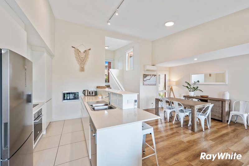 Photo - 1/19A Bavarde Avenue, Batemans Bay NSW 2536 - Image 4