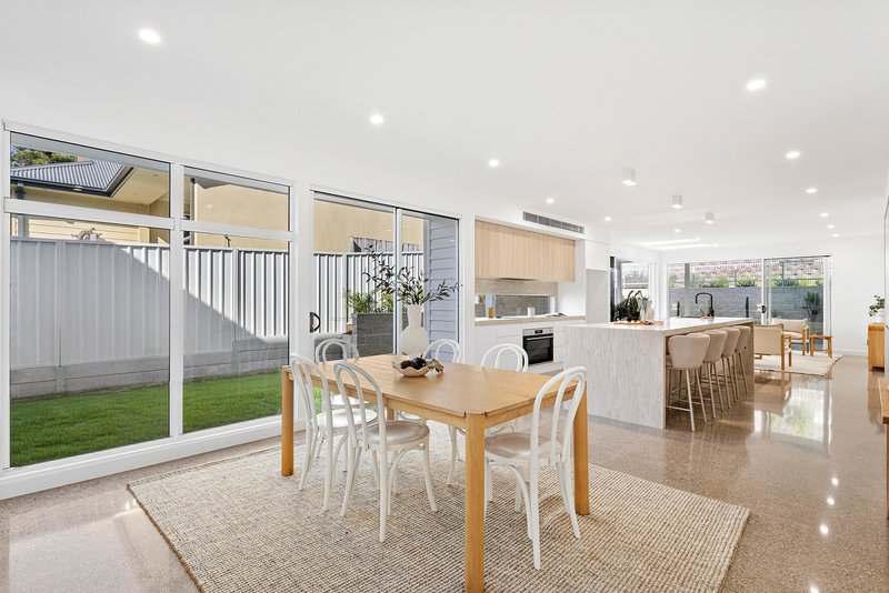 Photo - 11A Akuna Street, Keiraville NSW 2500 - Image 2