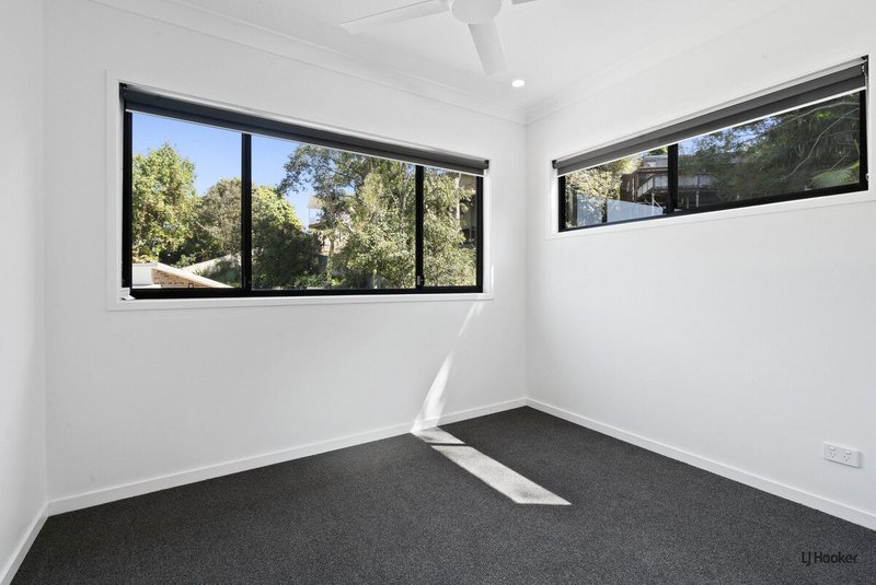 Photo - 11a Dongara Close, Elanora QLD 4221 - Image 4