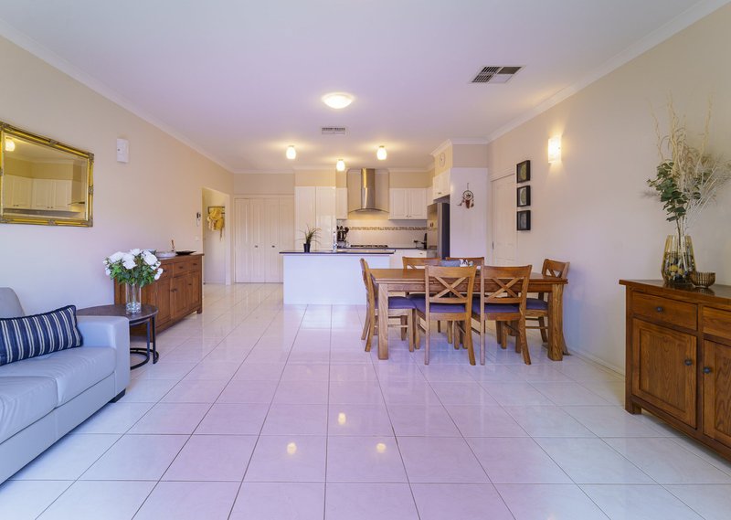 Photo - 11a Esther Crescent, Mooroolbark VIC 3138 - Image 6