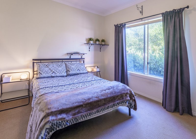Photo - 11a Esther Crescent, Mooroolbark VIC 3138 - Image 8