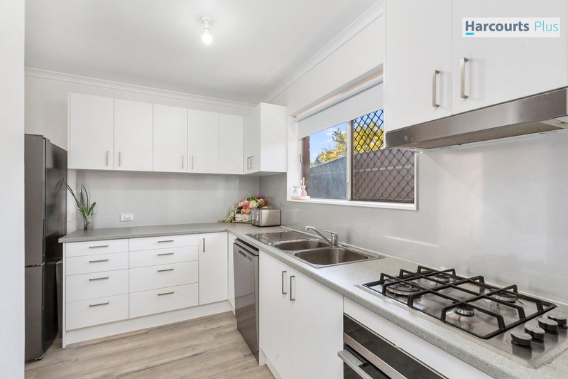 Photo - 1/1A Falcon Avenue, Hallett Cove SA 5158 - Image 3