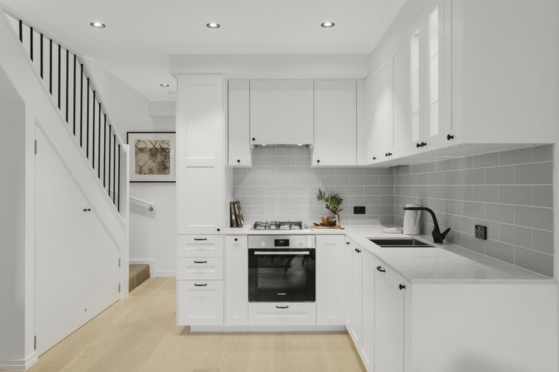 Photo - 1/1A Kokaribb Road, Carnegie VIC 3163 - Image 4