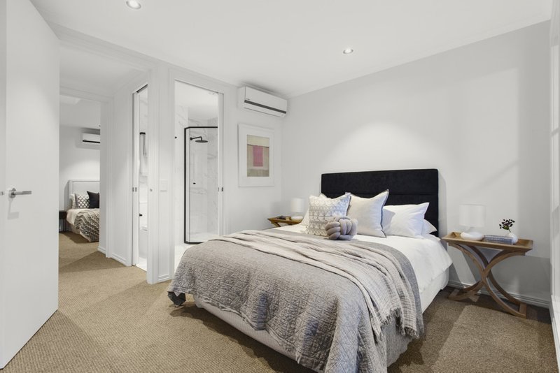 Photo - 1/1A Kokaribb Road, Carnegie VIC 3163 - Image 10