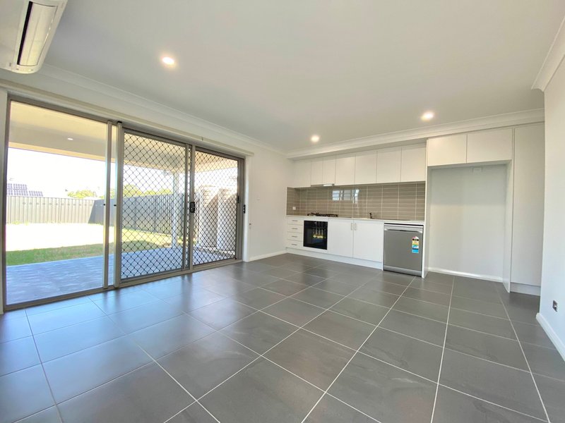 Photo - 11a Loquat Street, Lochinvar NSW 2321 - Image 3