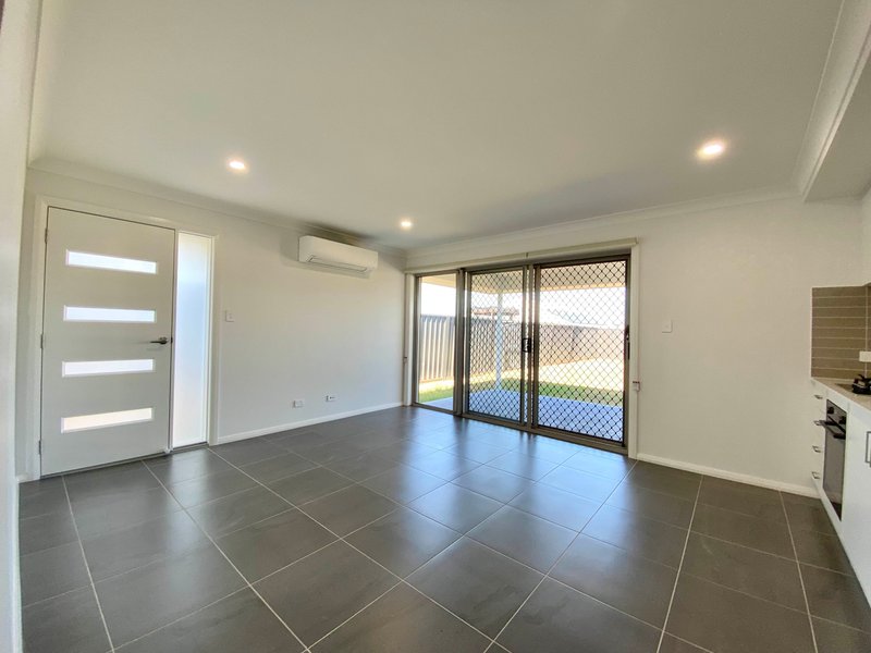 Photo - 11a Loquat Street, Lochinvar NSW 2321 - Image 4