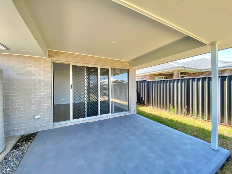 Photo - 11a Loquat Street, Lochinvar NSW 2321 - Image 10