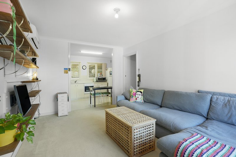Photo - 11A Shalford Way, Girrawheen WA 6064 - Image 3