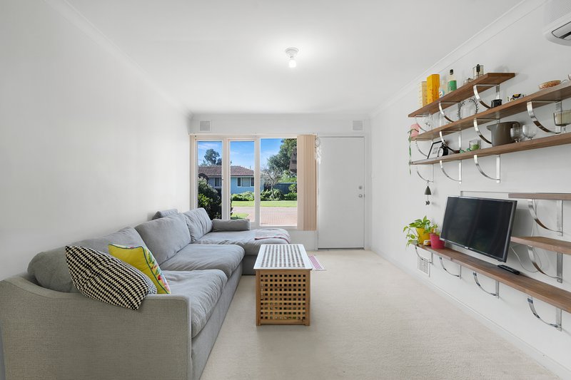 Photo - 11A Shalford Way, Girrawheen WA 6064 - Image 7