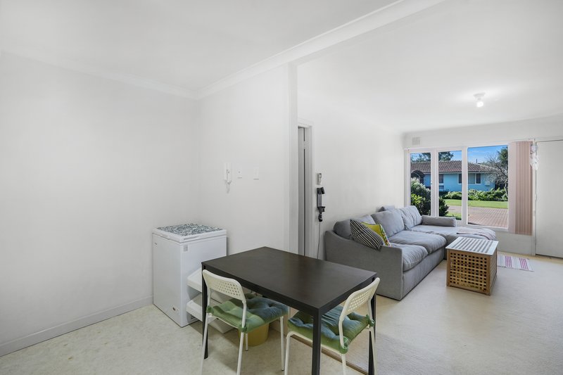 Photo - 11A Shalford Way, Girrawheen WA 6064 - Image 11