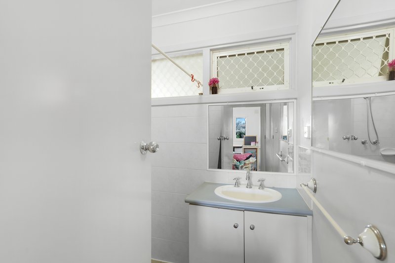 Photo - 11A Shalford Way, Girrawheen WA 6064 - Image 17