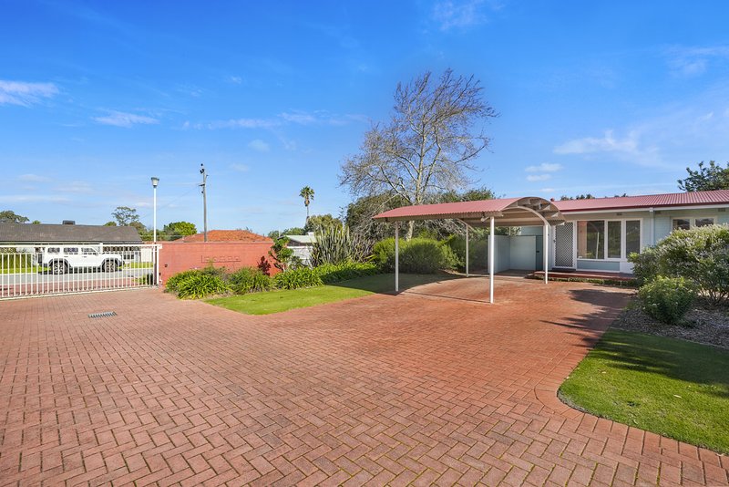 Photo - 11A Shalford Way, Girrawheen WA 6064 - Image 30