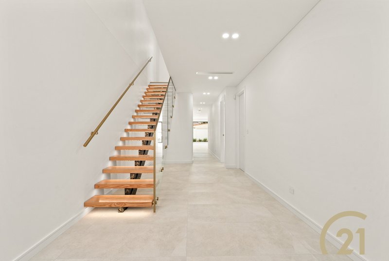 Photo - 11a Slender Avenue, Smithfield NSW 2164 - Image 2