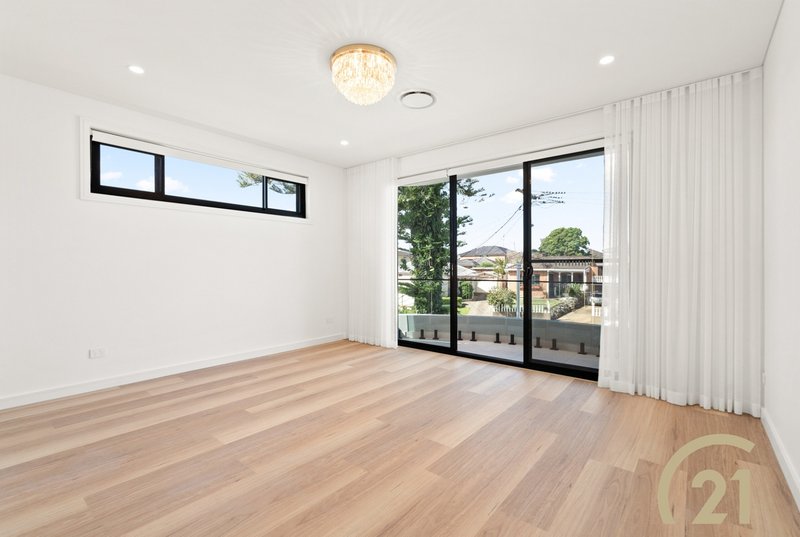 Photo - 11a Slender Avenue, Smithfield NSW 2164 - Image 7