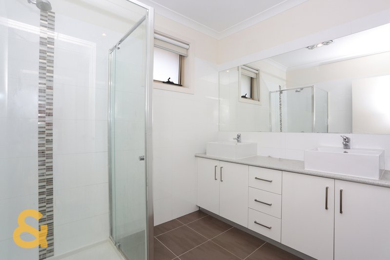 Photo - 11a Yarcombe Crescent, Craigieburn VIC 3064 - Image 8