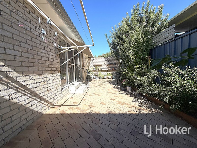 Photo - 11B Cloonan Terrace, Inverell NSW 2360 - Image 9
