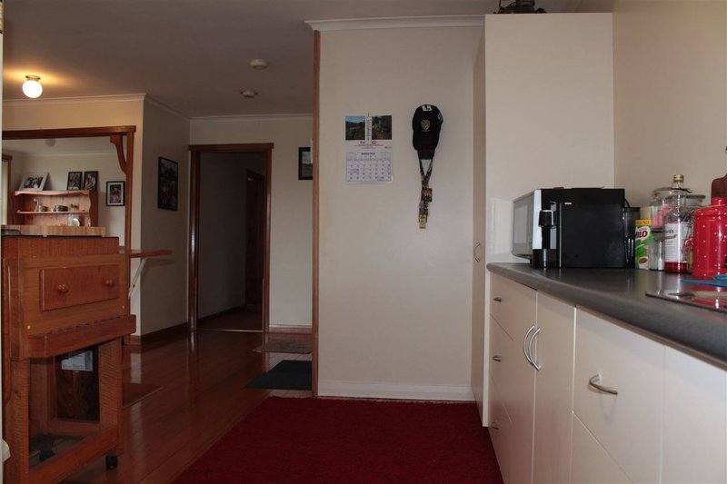 Photo - 11B Lovett Street, Queenstown TAS 7467 - Image 5