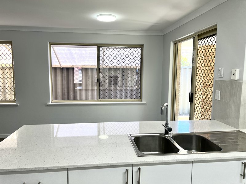 Photo - 11B Tea Tree Way, Thornlie WA 6108 - Image 4