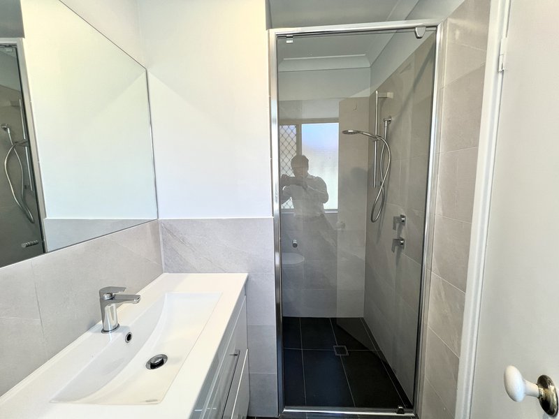 Photo - 11B Tea Tree Way, Thornlie WA 6108 - Image 9