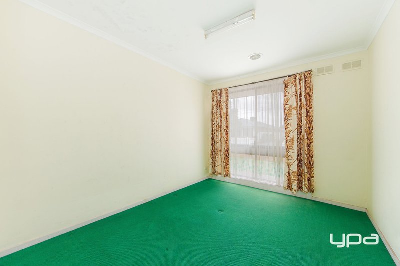 Photo - 11B Winnington Street , Deer Park VIC 3023 - Image 11