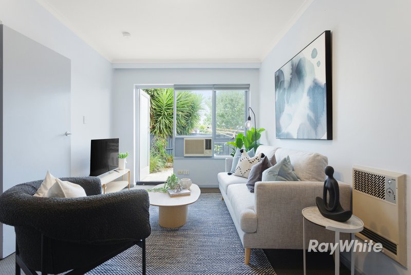 Photo - 1/1C Kangaroo Road, Murrumbeena VIC 3163 - Image 2