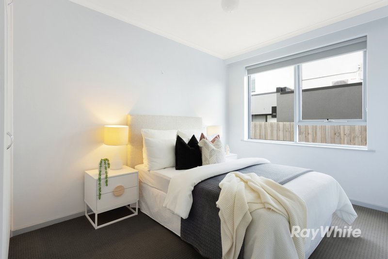 Photo - 1/1C Kangaroo Road, Murrumbeena VIC 3163 - Image 5