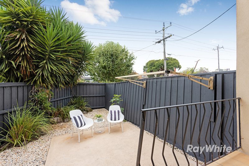 Photo - 1/1C Kangaroo Road, Murrumbeena VIC 3163 - Image 8