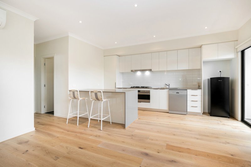 Photo - 11C Lidgate Avenue, Rowville VIC 3178 - Image 4