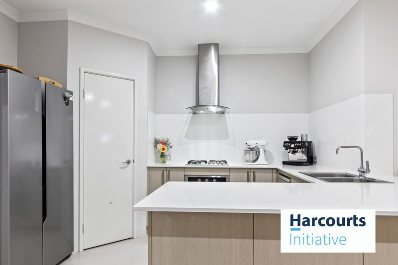 Photo - 11C Olebury Street, Nollamara WA 6061 - Image 6