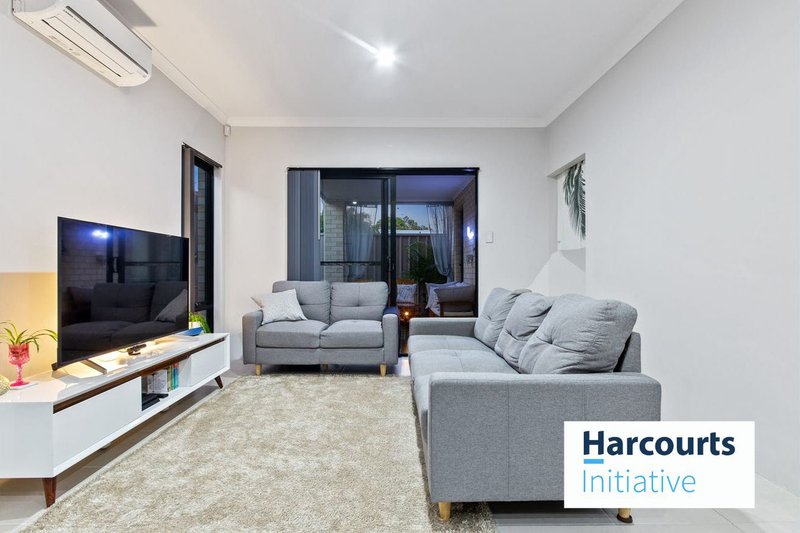 Photo - 11C Olebury Street, Nollamara WA 6061 - Image 8