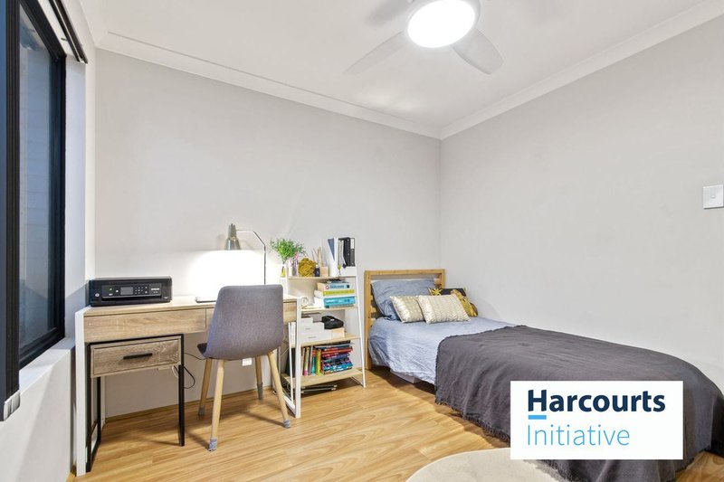 Photo - 11C Olebury Street, Nollamara WA 6061 - Image 17