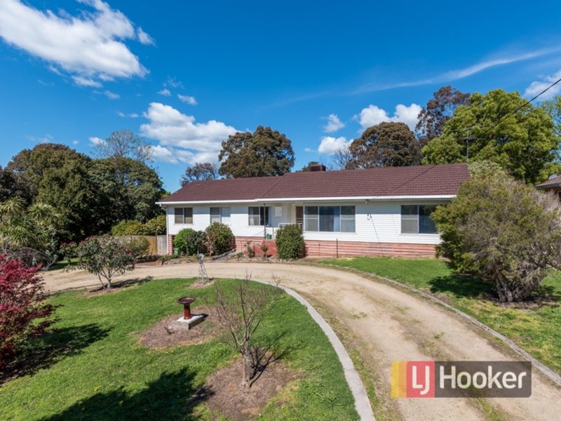 Photo - 12-14 Thwaites Road, Pakenham VIC 3810 - Image 2