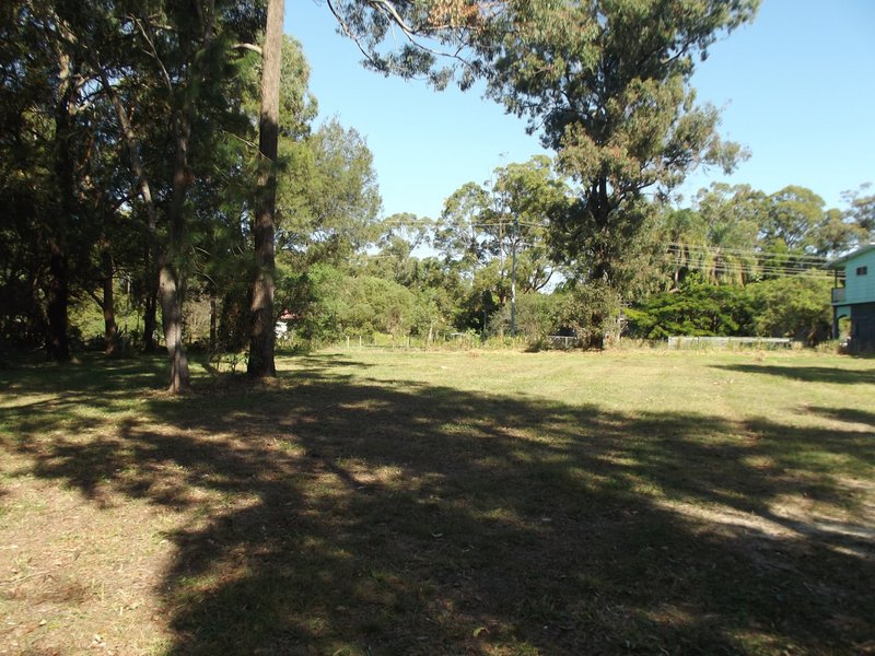 Photo - 12-14 Vine Street, Macleay Island QLD 4184 - Image 4