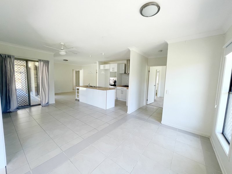 Photo - 12-14 Wyangarie Place, Kooralbyn QLD 4285 - Image 4