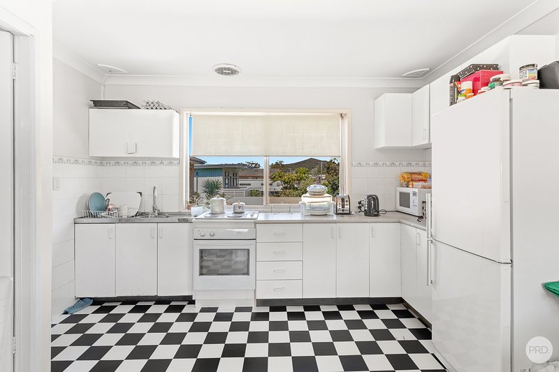 Photo - 1,2 & 3/7 Messines Street, Shoal Bay NSW 2315 - Image 12