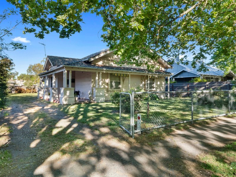 Photo - 1/2 3A Mitchell Street, Benalla VIC 3672 - Image 2