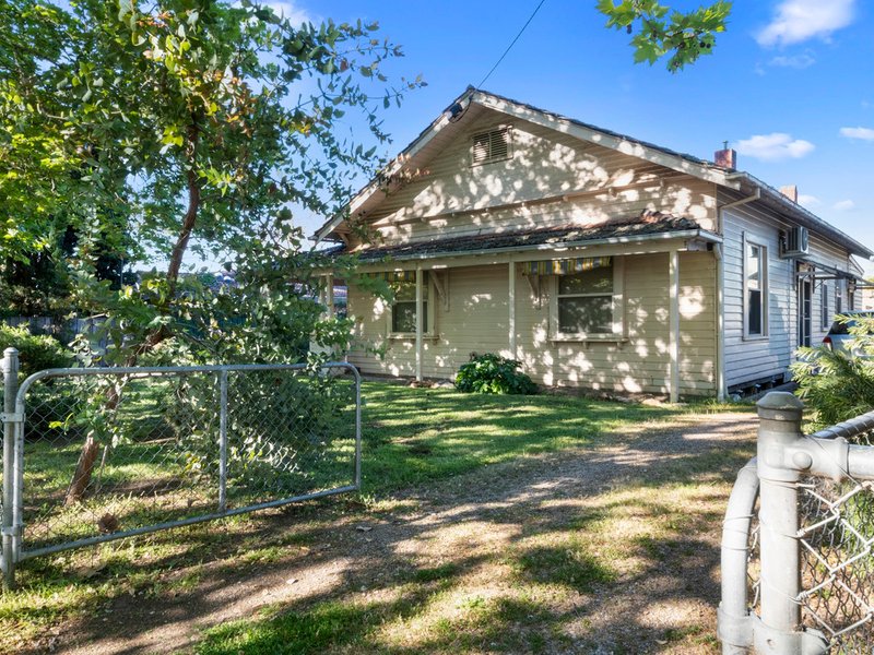 Photo - 1/2 3A Mitchell Street, Benalla VIC 3672 - Image 3