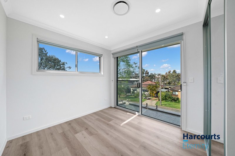 Photo - 1/2-4 Andrew Place, Girraween NSW 2145 - Image 7