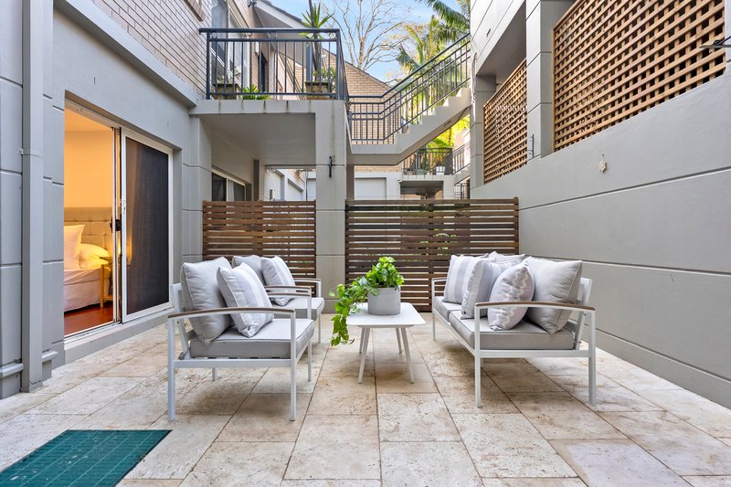 Photo - 1/2-4 Bloomsbury Avenue, Pymble NSW 2073 - Image 2