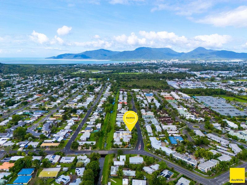 Photo - 1/2-4 Springfield Crescent, Manoora QLD 4870 - Image 18