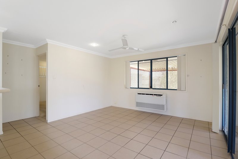 Photo - 12 Abbey Court, Kawungan QLD 4655 - Image 6