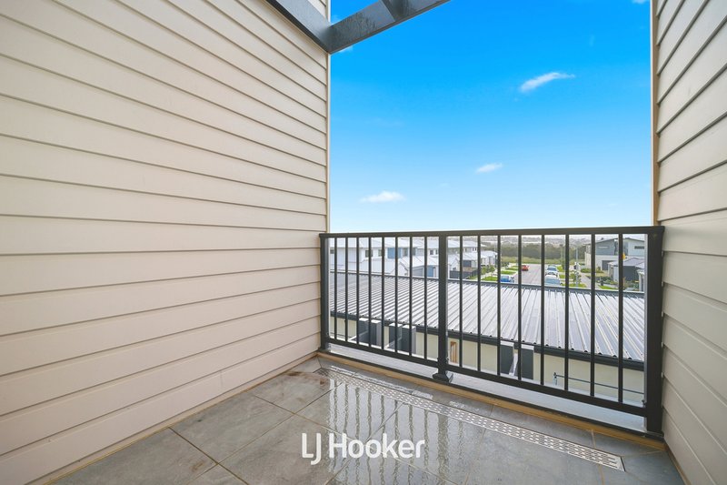 Photo - 12 Aberforth Place, Hampton Park VIC 3976 - Image 19