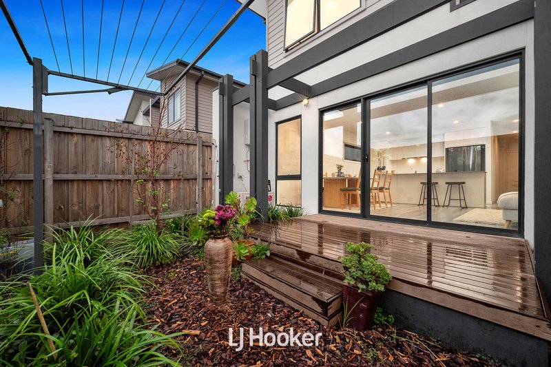 Photo - 12 Aberforth Place, Hampton Park VIC 3976 - Image 20